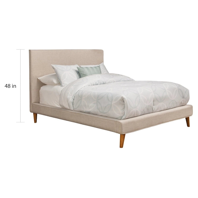 Lit simple rembourré en lin gris clair avec pieds en bois effilés